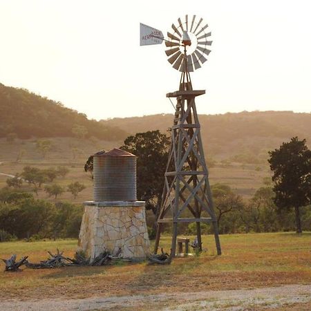 Last Outpost Bandera Ranch House Exterior foto