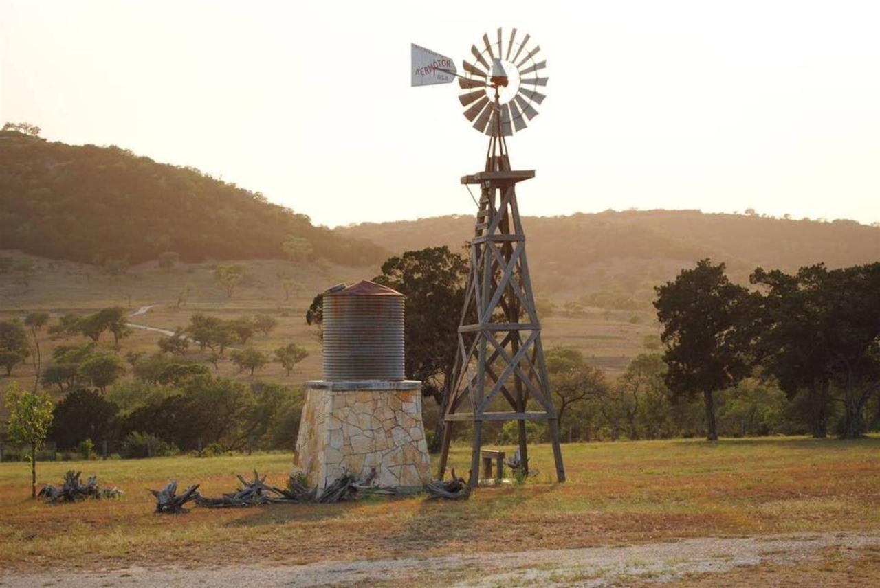 Last Outpost Bandera Ranch House Exterior foto